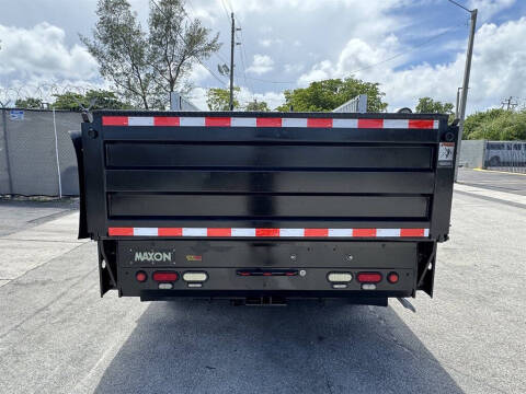2015 Hino 195