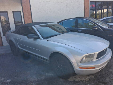 2007 Ford Mustang V6 Deluxe