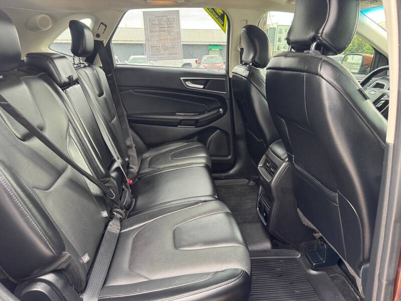 2017 Ford Edge Titanium
