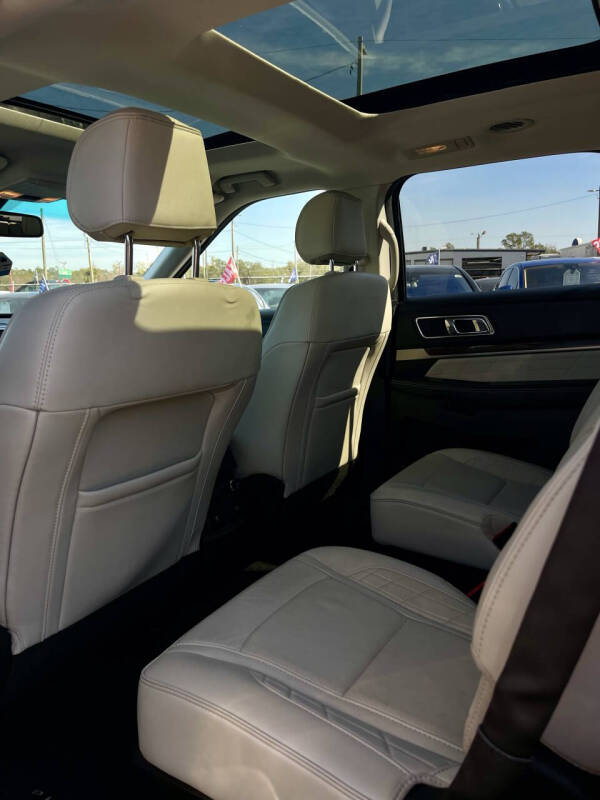 2017 Ford Explorer Platinum