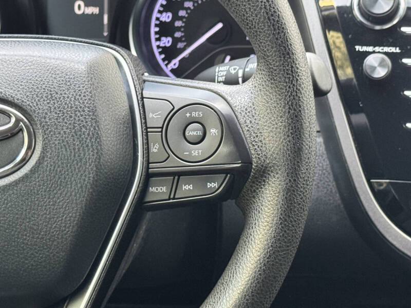 2020 Toyota Camry Hybrid LE