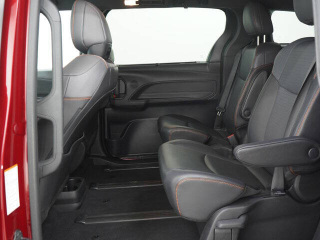 2022 Toyota Sienna XSE 7-Passenger