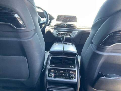 2022 BMW 7 Series 740i