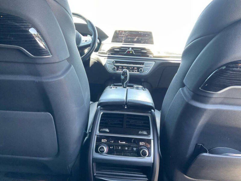 2022 BMW 7 Series 740i