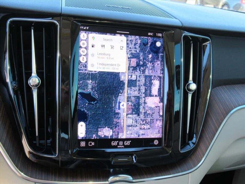 2022 Volvo XC60 B5 Momentum