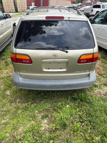 2000 Toyota Sienna LE