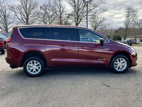 2022 Chrysler Voyager LX