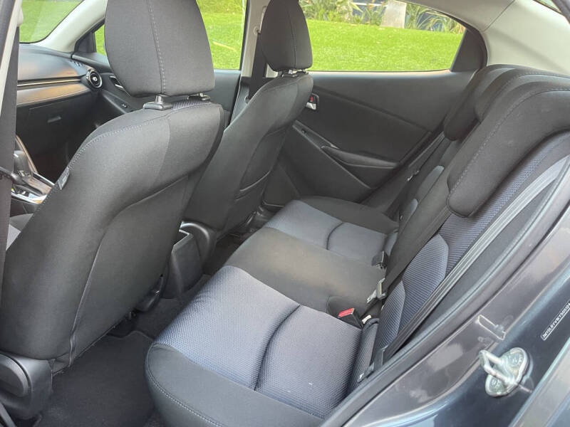 2019 Toyota Yaris XLE