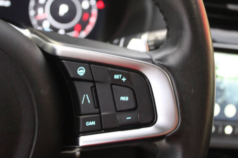 2020 Jaguar F-PACE 30t R-Sport