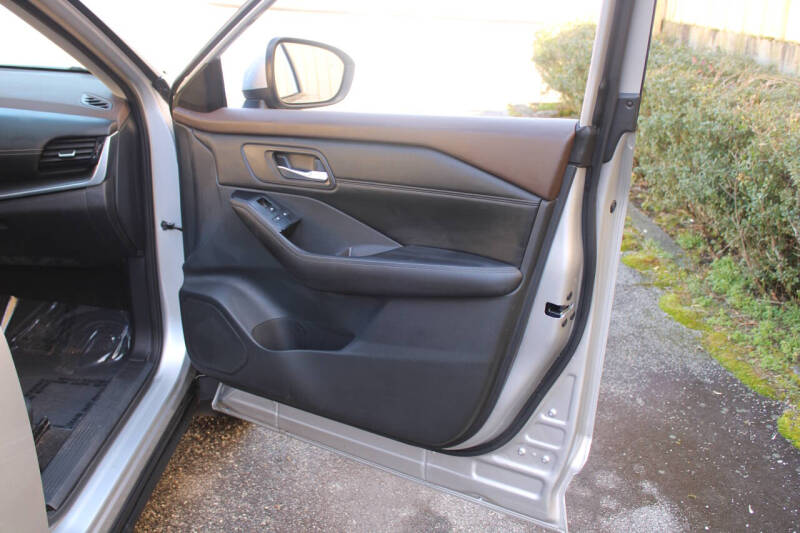2022 Nissan Rogue SV