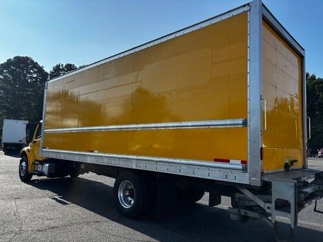 2019 Freightliner M2 106