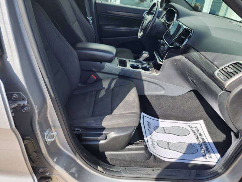 2019 Jeep Grand Cherokee Laredo E