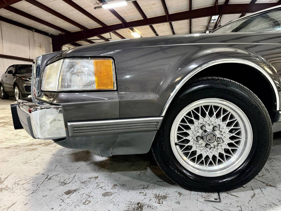 1992 Lincoln Mark VII for sale at Carnival Car Company in Victoria, TX