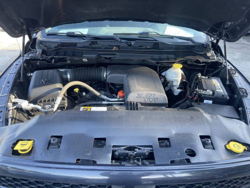 2017 RAM 1500 SLT