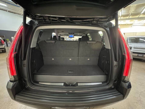 2017 Cadillac Escalade Luxury