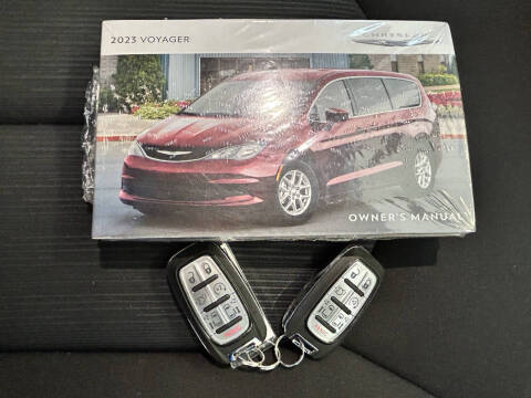 2023 Chrysler Voyager LX