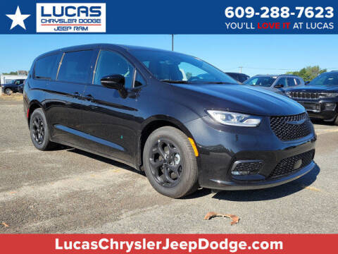 2023 Chrysler Pacifica Plug-In Hybrid for sale at Lucas Chrysler Jeep Dodge Ram in Lumberton NJ