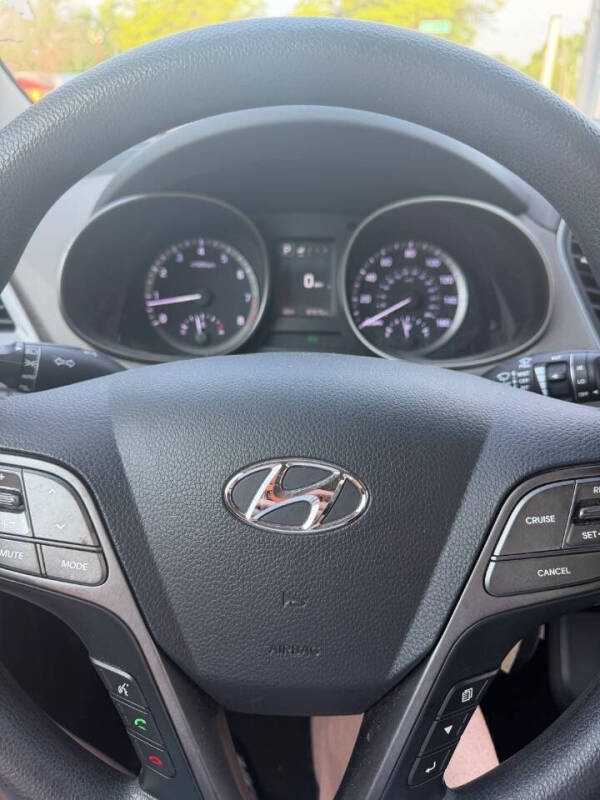 2017 Hyundai Santa Fe SE