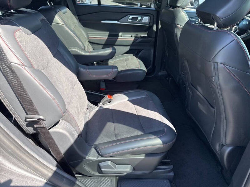 2025 Ford Explorer ST