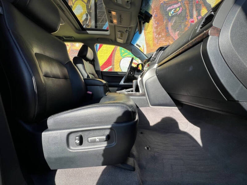 2013 Toyota Land Cruiser