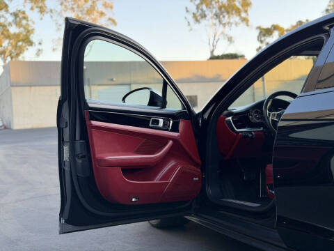 2020 Porsche Panamera 4S