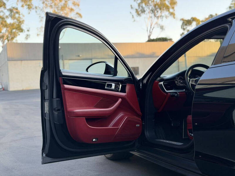 2020 Porsche Panamera 4S