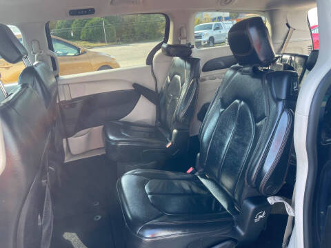 2017 Chrysler Pacifica Touring-L