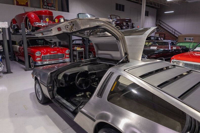 1981 DeLorean DMC-12