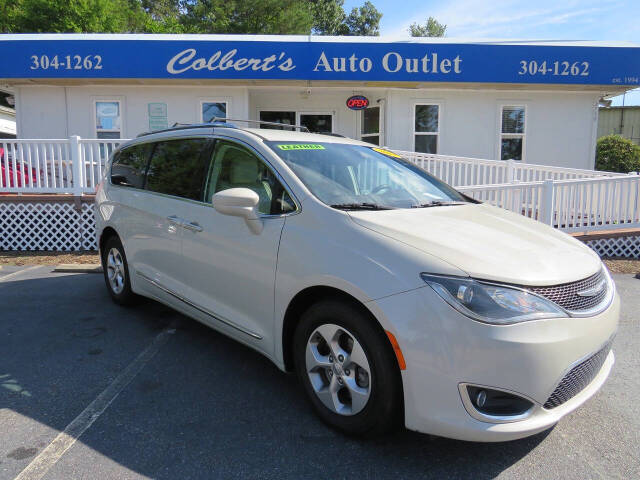 2017 Chrysler Pacifica Touring-L Plus