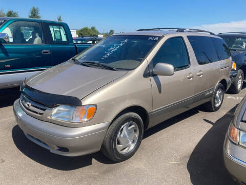 2002 Toyota Sienna for sale at Blue Line Auto Group in Portland OR