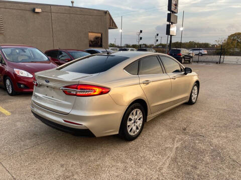 2019 Ford Fusion S
