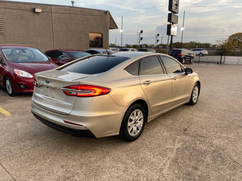 2019 Ford Fusion S