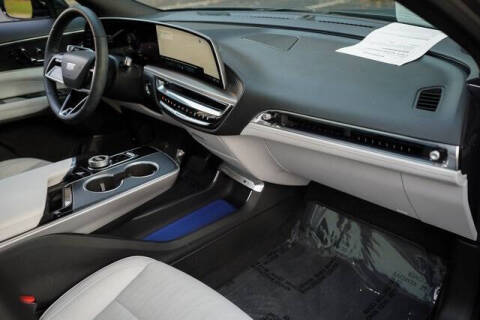 2024 Cadillac LYRIQ Luxury 1