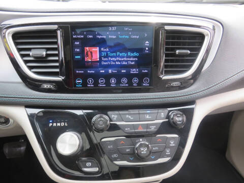 2018 Chrysler Pacifica Hybrid Limited