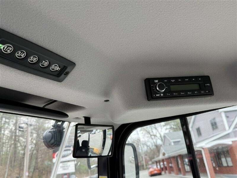 2022 Caterpillar 908M