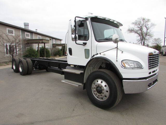 2017 Freightliner M2 106