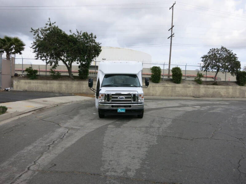 2024 Ford E-450
