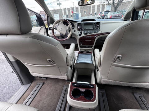 2013 Toyota Sienna Limited 7-Passenger