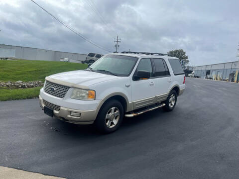 2005 Ford Expedition for sale at CR Auto Sales LLC in Jeffersonville IN