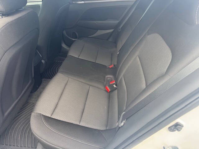 2018 Hyundai Elantra SEL