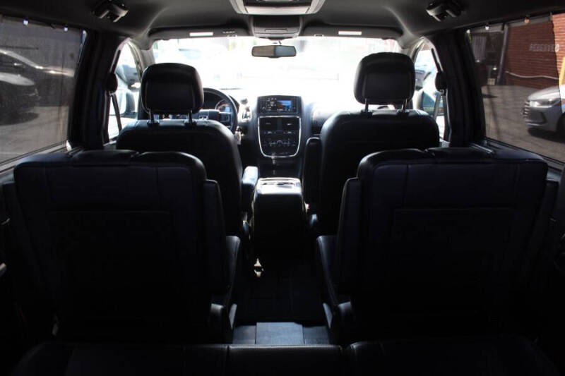 2016 Dodge Grand Caravan SXT Plus