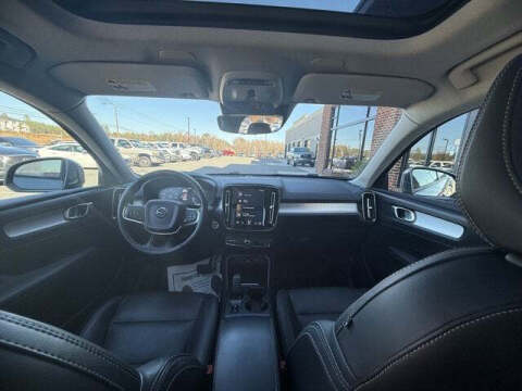 2020 Volvo XC40 T5 Momentum