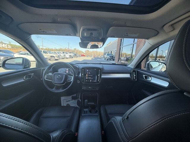 2020 Volvo XC40 T5 Momentum