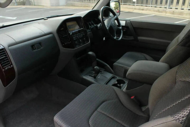 2000 Mitsubishi Pajero