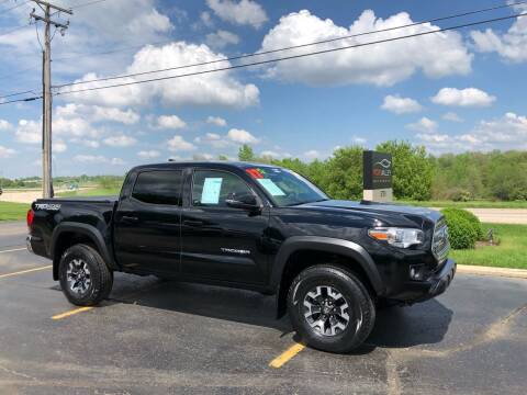2017 Toyota Tacoma for sale at Fox Valley Motorworks in Lake In The Hills IL