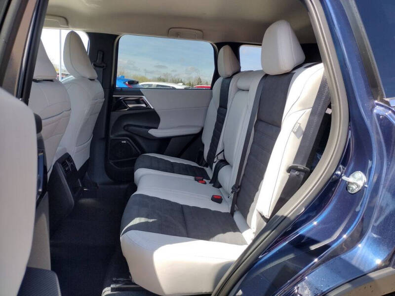 2026 Mitsubishi Outlander SE