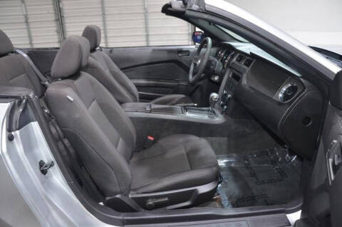 2012 Ford Mustang V6