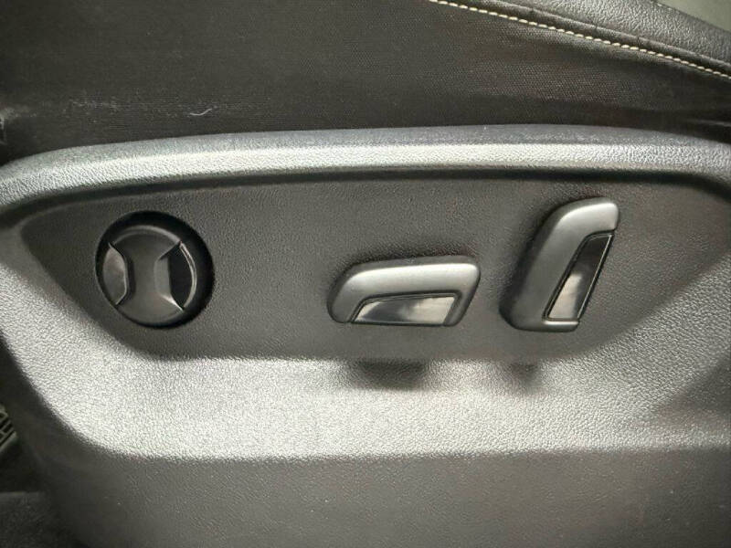 2020 Volkswagen Atlas Cross Sport SE 4Motion