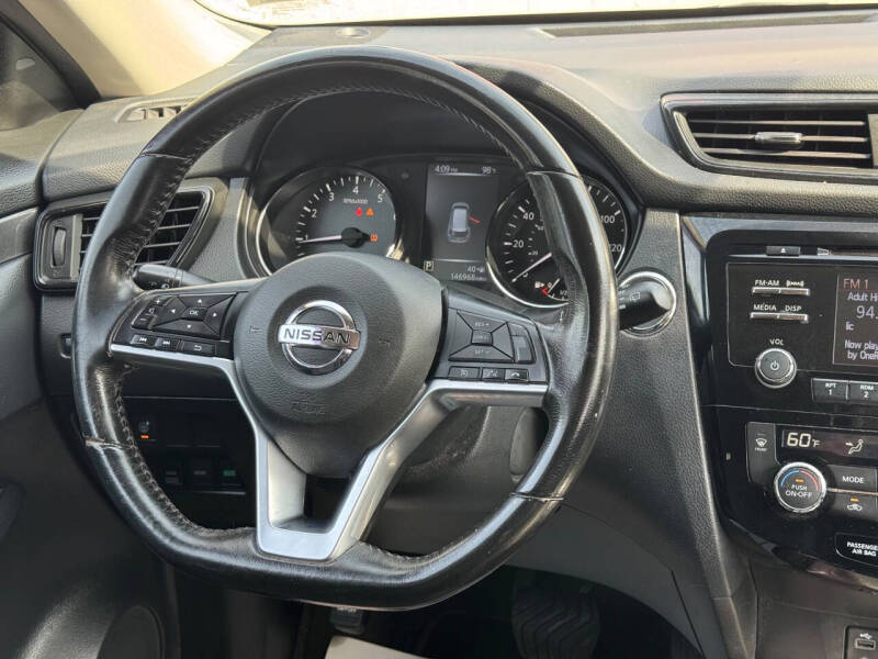 2017 Nissan Rogue SV