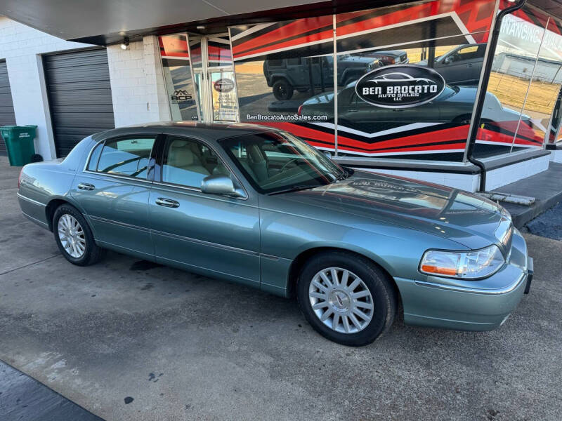 2004 Lincoln Town Car for sale at Ben Brocato Auto Sales in Sheffield AL